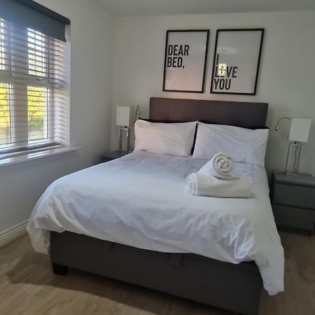 Bromley Common- Double Bedroom With En-Suite With Private Lounge In Shared Town House Eksteriør billede