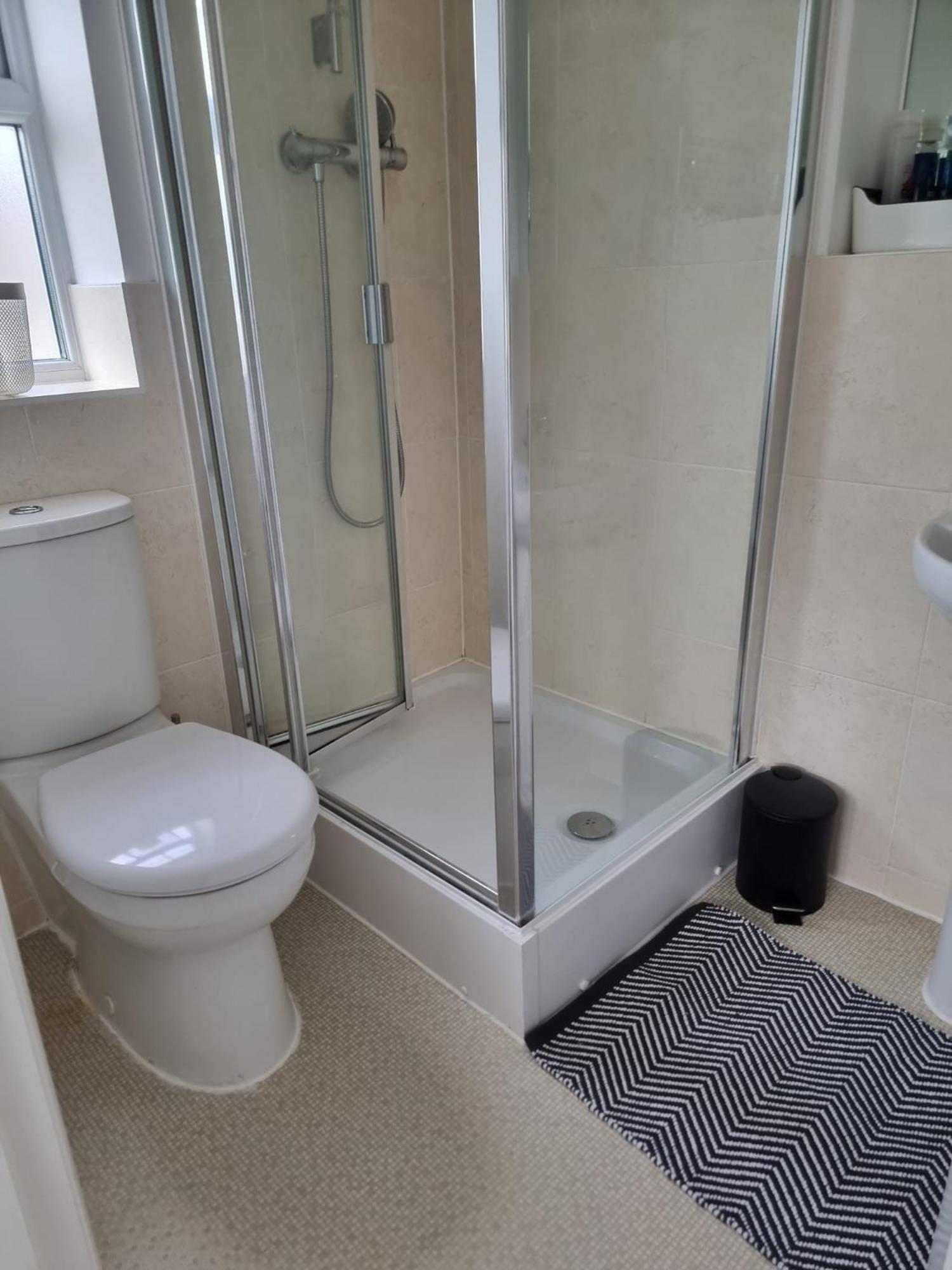 Bromley Common- Double Bedroom With En-Suite With Private Lounge In Shared Town House Eksteriør billede