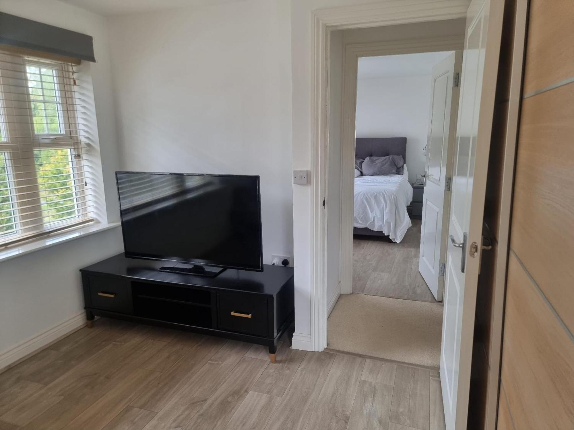 Bromley Common- Double Bedroom With En-Suite With Private Lounge In Shared Town House Eksteriør billede
