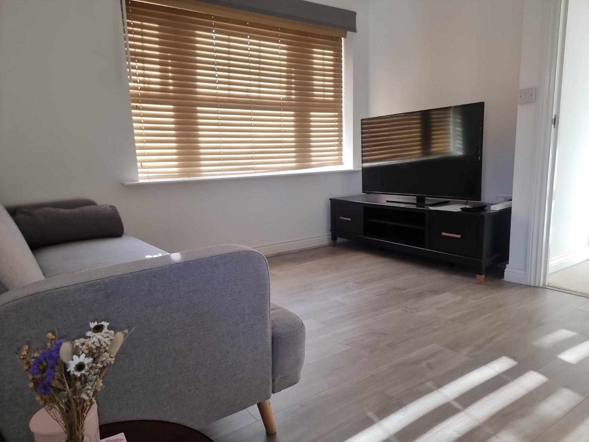 Bromley Common- Double Bedroom With En-Suite With Private Lounge In Shared Town House Eksteriør billede
