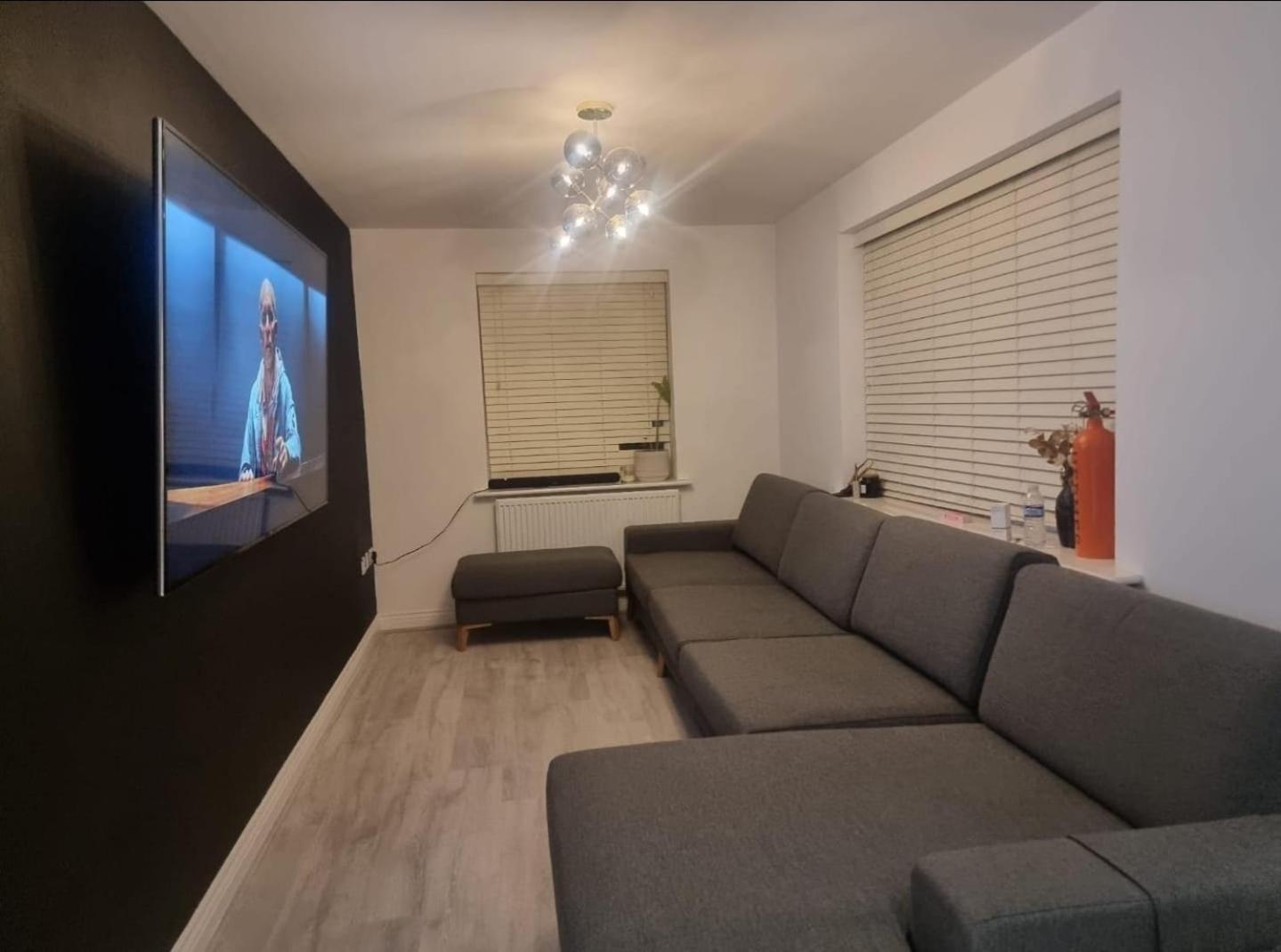 Bromley Common- Double Bedroom With En-Suite With Private Lounge In Shared Town House Eksteriør billede